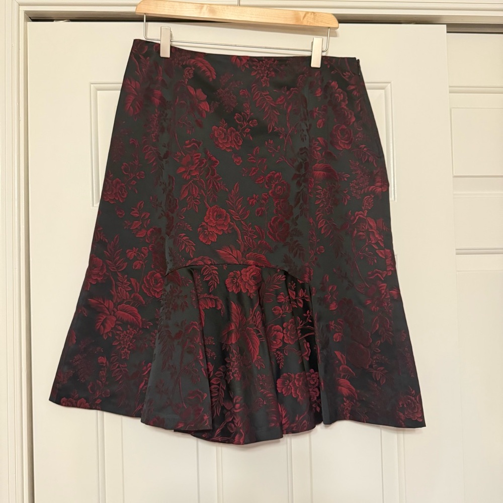 Ann Taylor Women's Red & Black Rose Floral Fit & Flare Skirt 10
